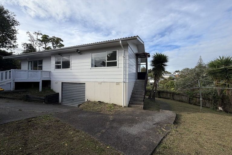 Photo of property in 27 Cedar Heights Avenue, Massey, Auckland, 0614