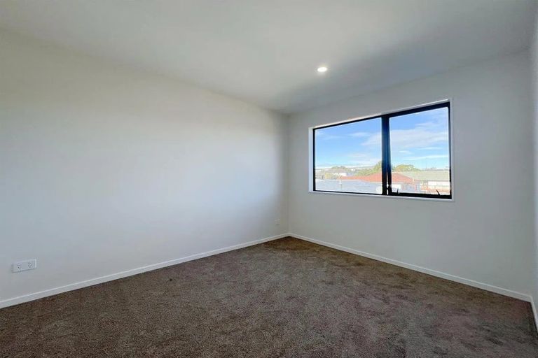 Photo of property in 30d Tudor Road, Henderson, Auckland, 0610