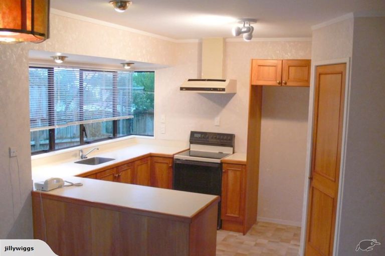 Photo of property in 1/82 Aberfeldy Avenue, Highland Park, Auckland, 2010