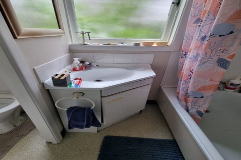 Photo of property in Churchill Flats, 213 The Terrace, Wellington Central, Wellington, 6011