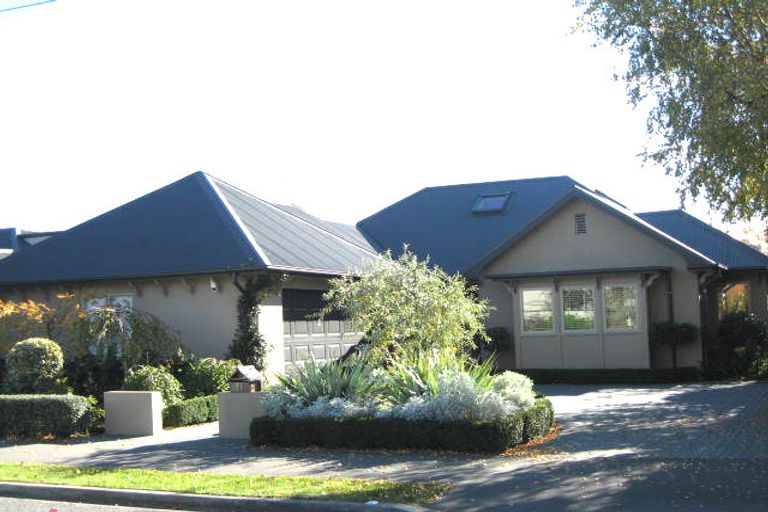 Photo of property in 73 Jeffreys Road, Fendalton, Christchurch, 8052