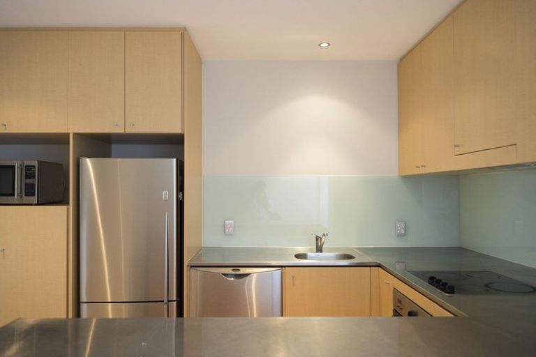 Photo of property in Sanctum Apartment, 10 Ebor Street, Te Aro, Wellington, 6011