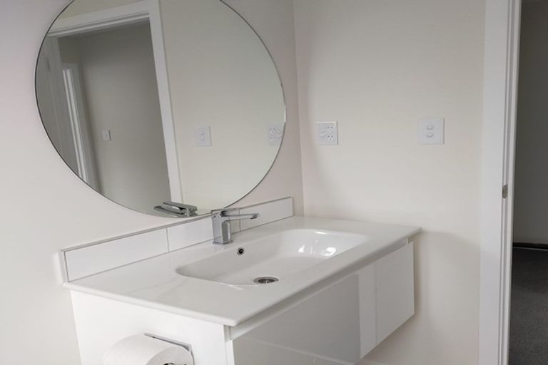 Photo of property in 4 Desert Gold Lane, Wallaceville, Upper Hutt, 5018