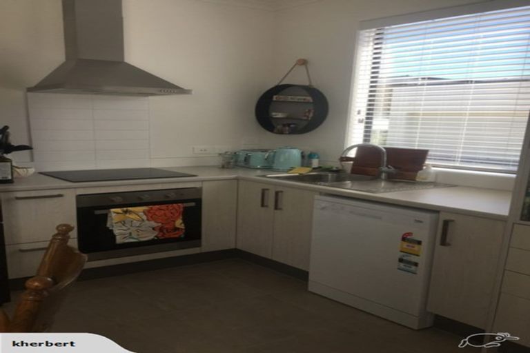 Photo of property in 22 Frank Gill Road, Hobsonville, Auckland, 0616