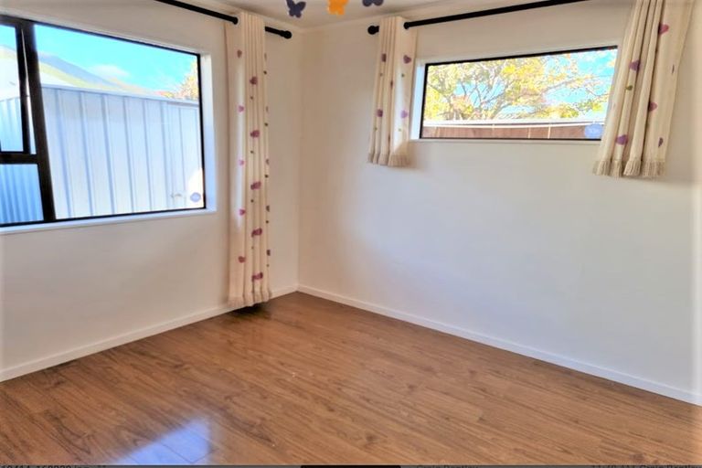 Photo of property in 71a Cambridge Terrace, Waterloo, Lower Hutt, 5011