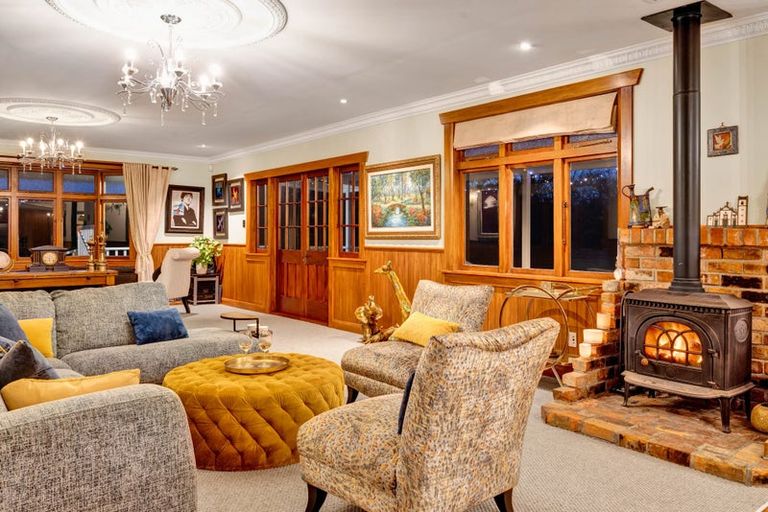 Photo of property in 192a Mangorei Road, Merrilands, New Plymouth, 4312