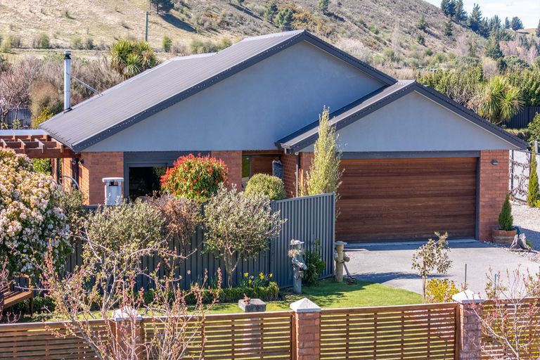 Photo of property in 23 Albert Drive, Clyde, 9330