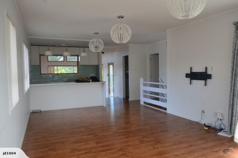 Photo of property in 296 Royal Road, Massey, Auckland, 0614