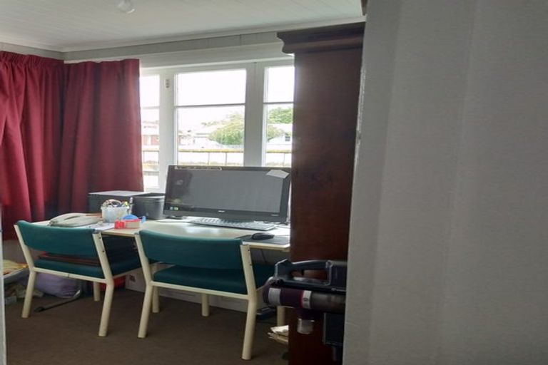 Photo of property in 3 Clyde Street, Levin, 5510