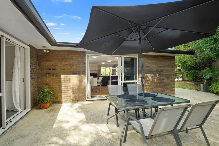 Photo of property in 39 Namsan Close, Fairview Heights, Auckland, 0632