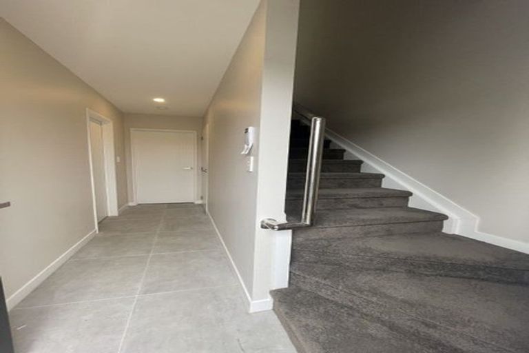 Photo of property in 2/58 Te Atatu Road, Te Atatu South, Auckland, 0610