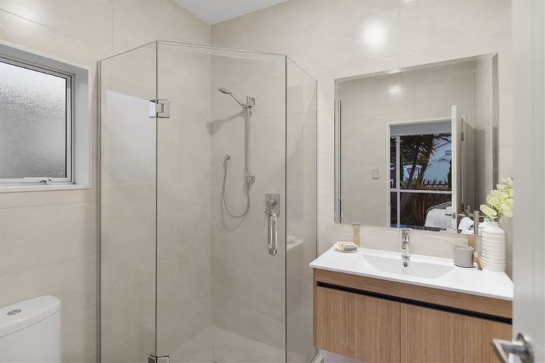 Photo of property in 20 Mulroy Place, Pinehill, Auckland, 0632