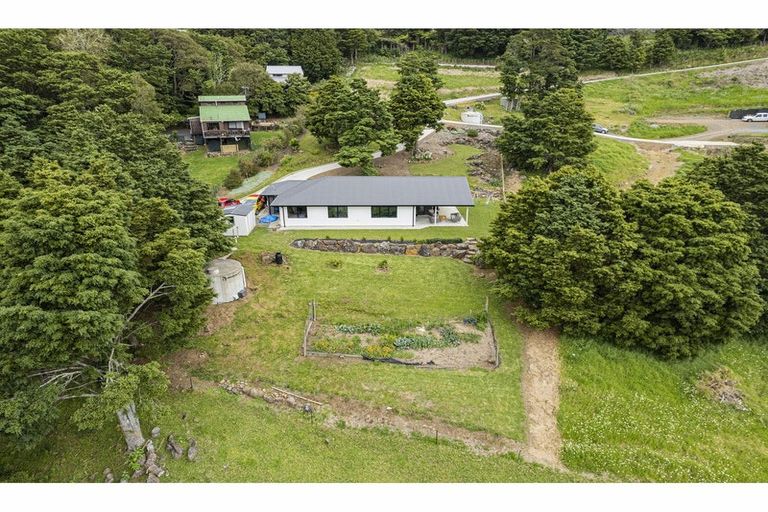 Photo of property in 4 Watercourse Way, Tikipunga, Whangarei, 0112