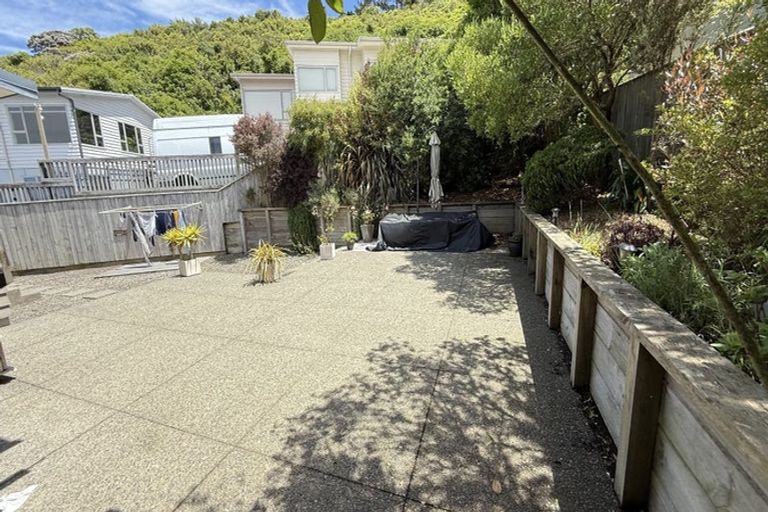 Photo of property in 39 Meadowcroft Grove, Johnsonville, Wellington, 6037