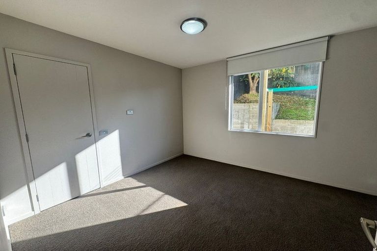 Photo of property in 1 Deanna Drive, West Harbour, Auckland, 0618