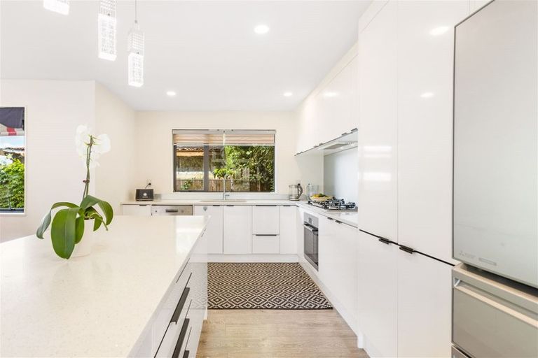 Photo of property in 14 Kotuku Street, Te Atatu Peninsula, Auckland, 0610