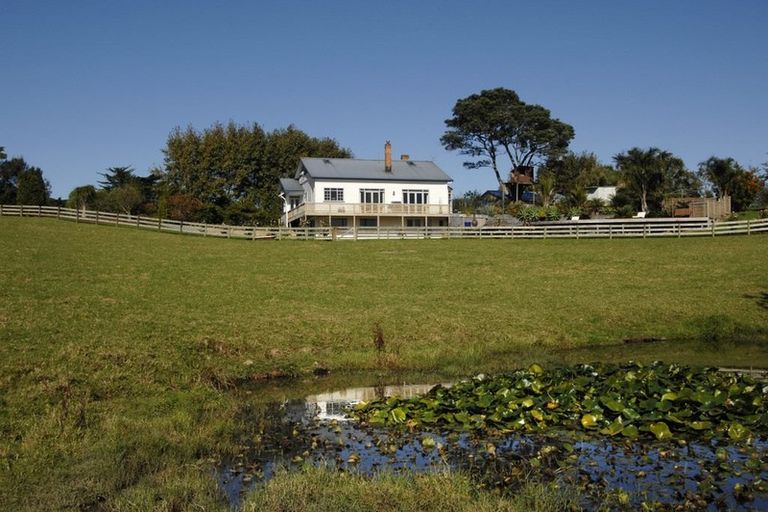 Photo of property in 1960 East Coast Road, Stillwater, Silverdale, 0993