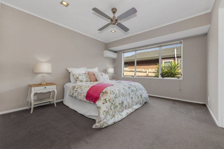 Photo of property in 58 Frank Nobilo Drive, Golflands, Auckland, 2013