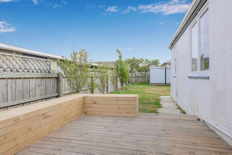 Photo of property in 114 Macandrew Road, South Dunedin, Dunedin, 9012
