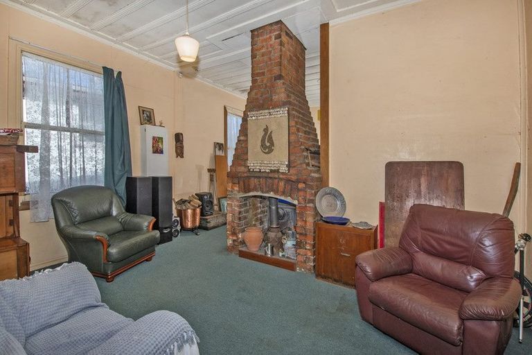 Photo of property in 21 George Street, Hikurangi, 0114