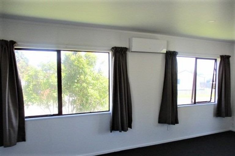 Photo of property in 8 Beech Place, Owhata, Rotorua, 3010