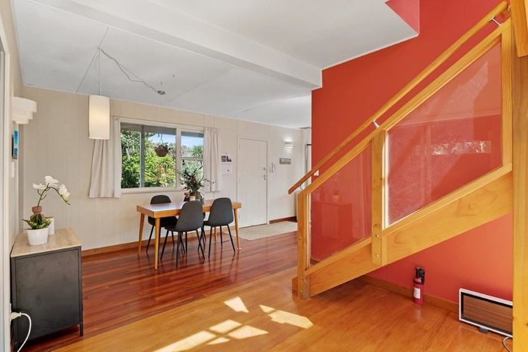 Photo of property in 17 Hughes Street, Waikanae Beach, Waikanae, 5036