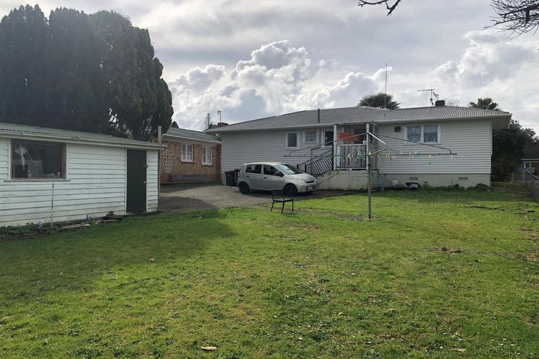 Photo of property in 166 Russell Road, Manurewa, Auckland, 2102