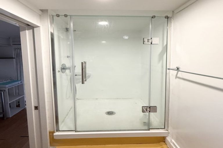 Photo of property in 2/19 Ciprian Place, Henderson, Auckland, 0612