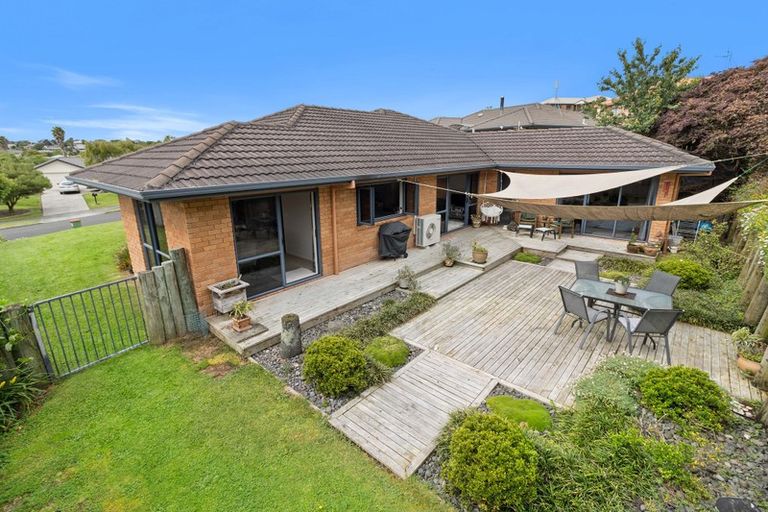 Photo of property in 16 Dorchester Place, Nawton, Hamilton, 3200