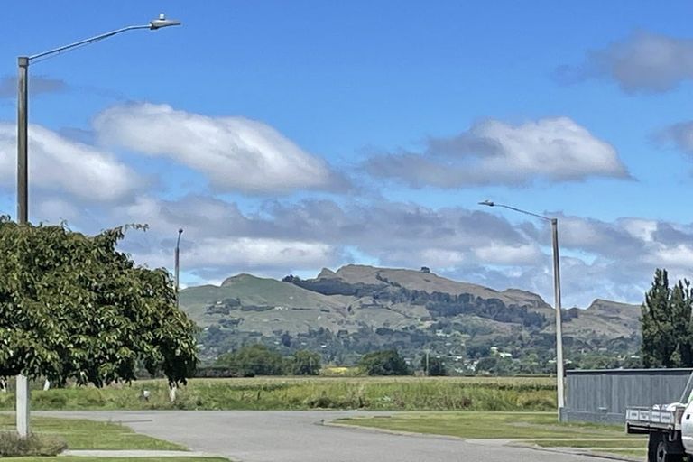 Photo of property in 2 Nicholson Street, Mayfair, Hastings, 4122