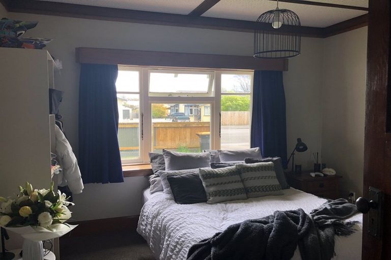 Photo of property in 43 Lyndhurst Street, Takaro, Palmerston North, 4412