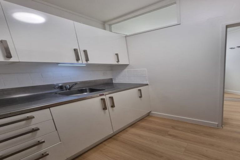 Photo of property in 104 Glenmore Street, Northland, Wellington, 6012