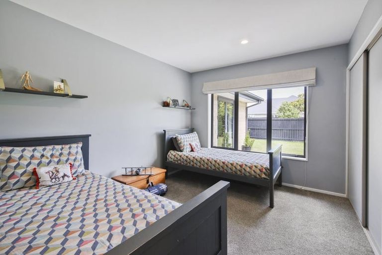 Photo of property in 37 Enverton Drive, Rangiora, 7400