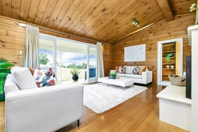 Photo of property in 1/217 Eskdale Road, Birkenhead, Auckland, 0626