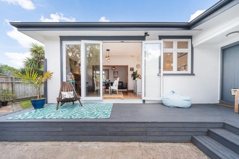 Photo of property in 105b Pahiatua Street, Hokowhitu, Palmerston North, 4410