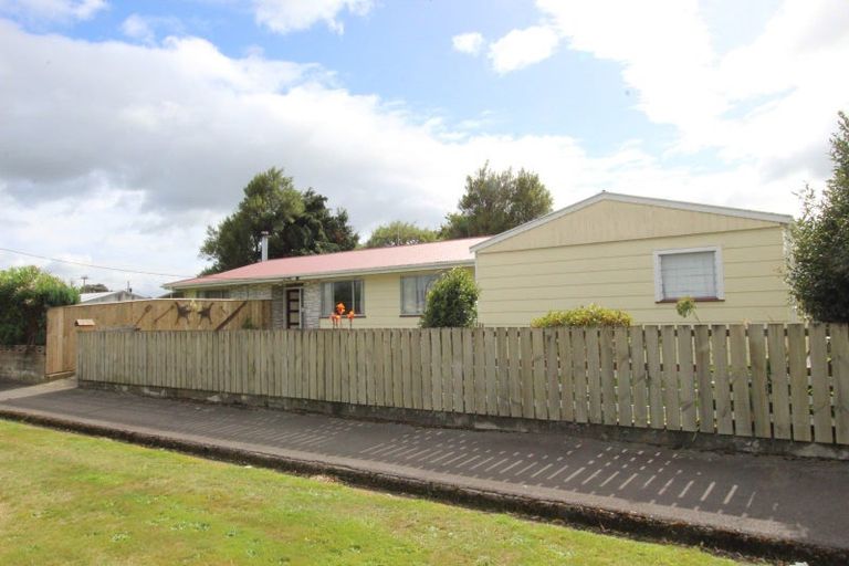 Photo of property in 17 Kiwi Street, Pahiatua, 4910