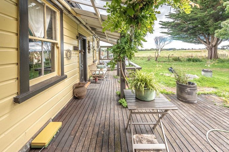 Photo of property in 43 Flower Street, Bulls, 4818