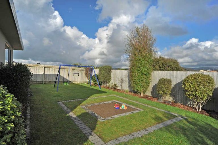 Photo of property in 75 Parnell Heights, Kelvin Grove, Palmerston North, 4414