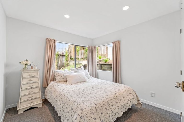 Photo of property in 11 Mizpah Road, Waiake, Auckland, 0630