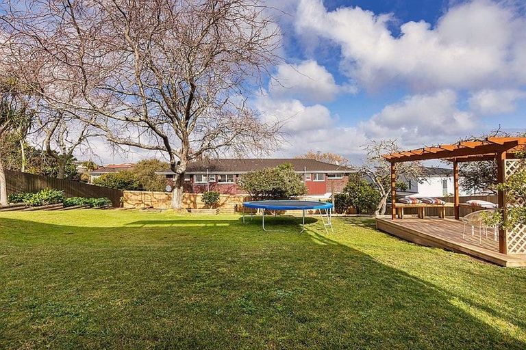 Photo of property in 52 Fordyce Avenue, Sunnyhills, Auckland, 2010