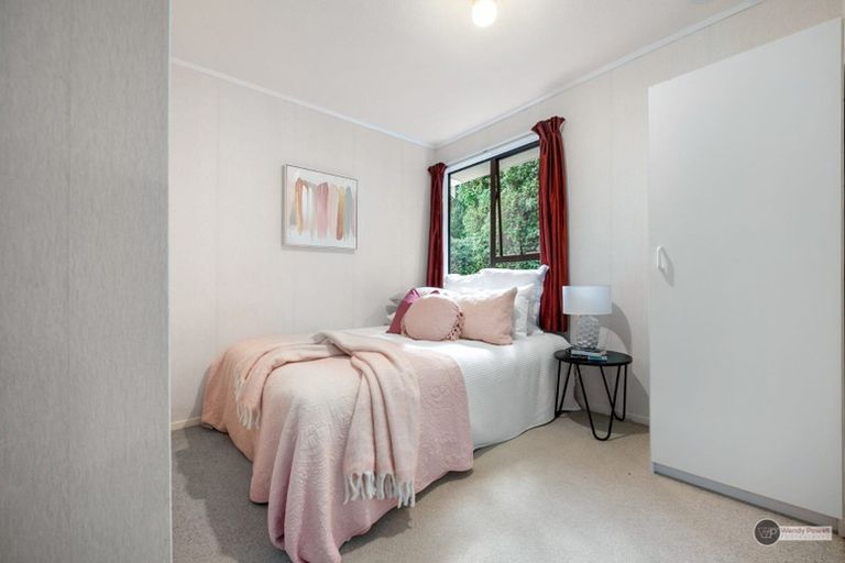 Photo of property in 2/51 Singers Road, Korokoro, Lower Hutt, 5012