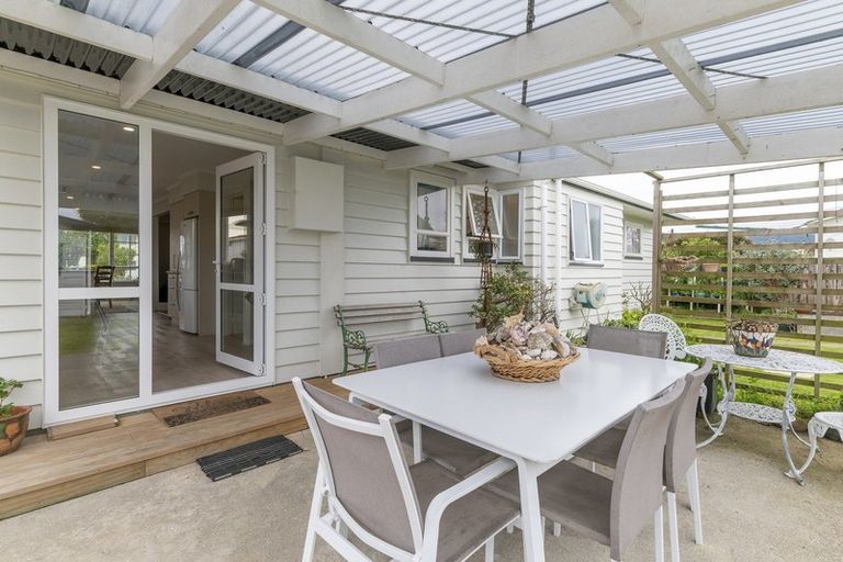 Photo of property in 74 Kennedy Drive, Levin, 5510