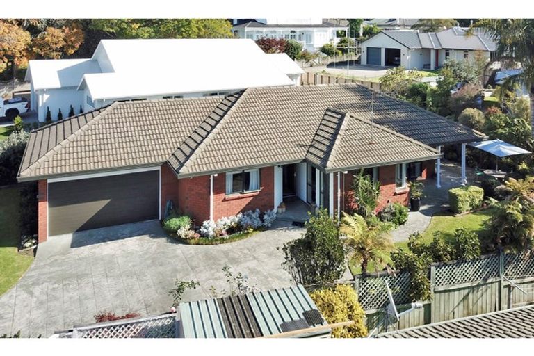Photo of property in 38 Fairview Place, Te Puke, 3119