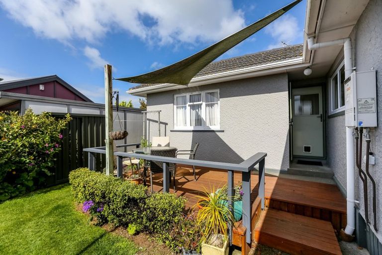 Photo of property in 153 Mangorei Road, Merrilands, New Plymouth, 4312