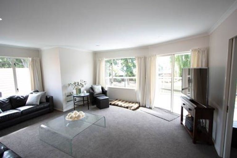 Photo of property in 3 Willow Dell, Westmorland, Christchurch, 8025