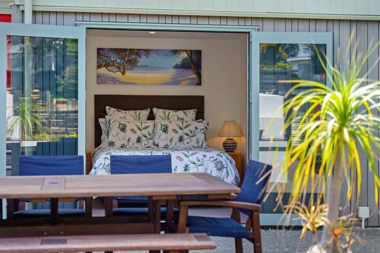 Photo of property in 4 Tahi Road, Paraparaumu Beach, Paraparaumu, 5032