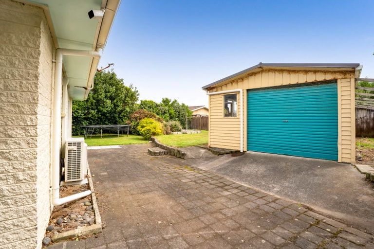 Photo of property in 14 Heaphy Road, Opunake, 4616