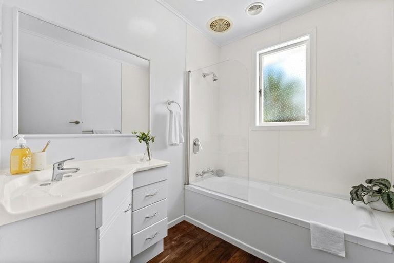 Photo of property in 1/91 Selwyn Crescent, Forrest Hill, Auckland, 0620