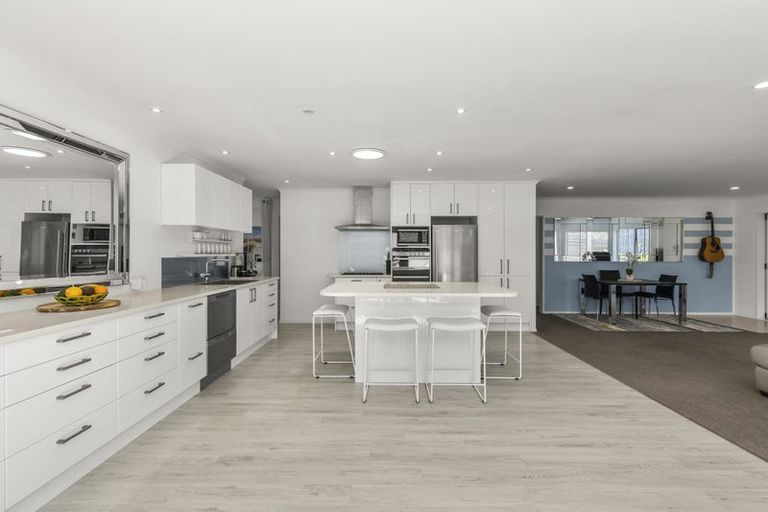 Photo of property in 115b Oceanview Road, Mount Maunganui, 3116