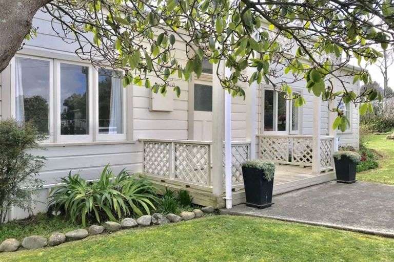 Photo of property in 32 Edwards Street, Kimbolton, Feilding, 4777